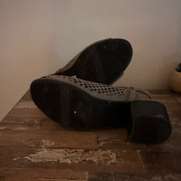 Justice Gray Perforated Peep Toe Sandal - Picture 9 of 10